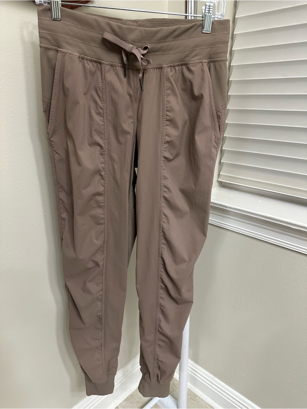 lululemon athletica Women's Taupe Drawstring Joggers, Dancer Pants, 6